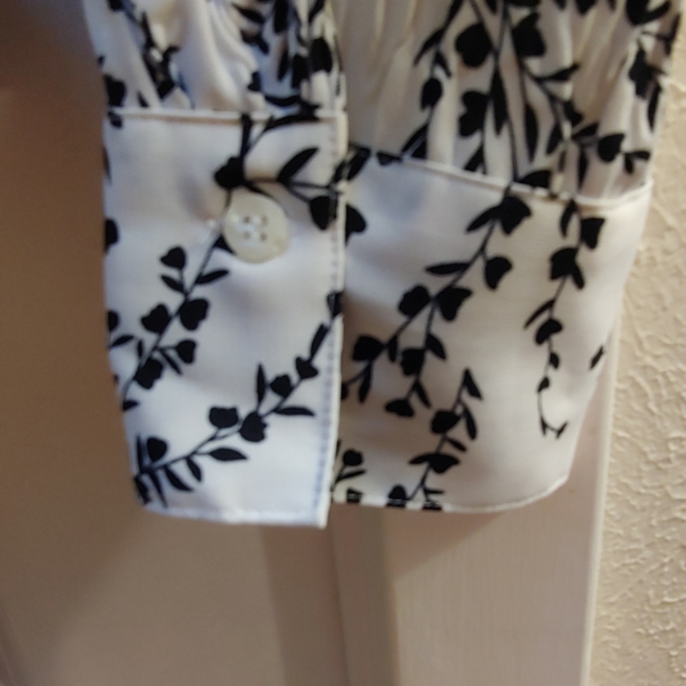 Ladies blouse - Picture 5 of 6